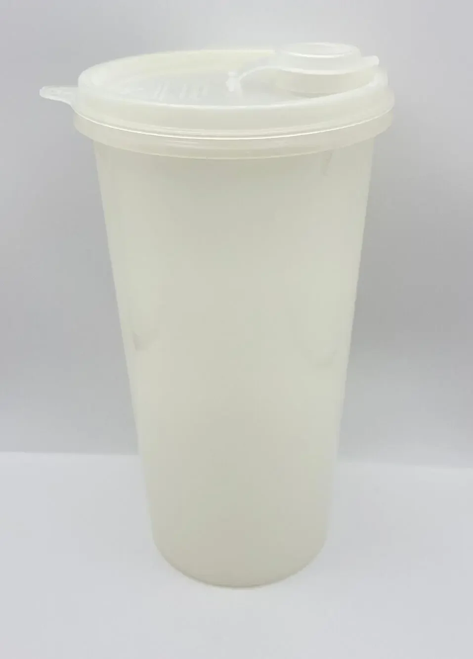 Vintage Tupperware #261 Handolier 48 Oz Beverage Container Sheer Pour Spout
